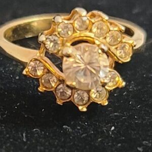 14 K gold- plated cubic wedding/ engagement zirconia ring in size 8 NWT Classic